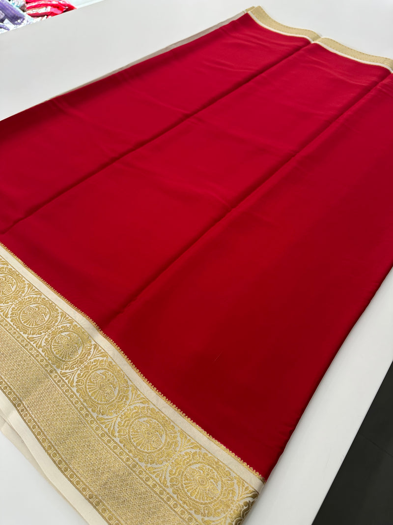 Red x White 120 GSM Mysore Crepe Silk Saree - AU8