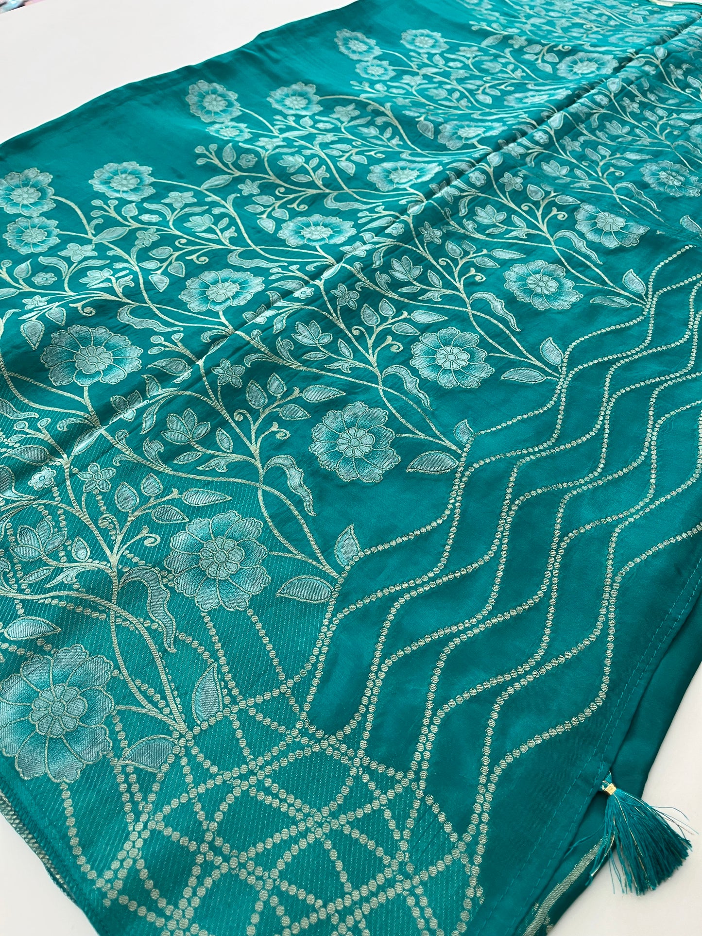 Chinnon Silk Premium Lily Green x Red-1121