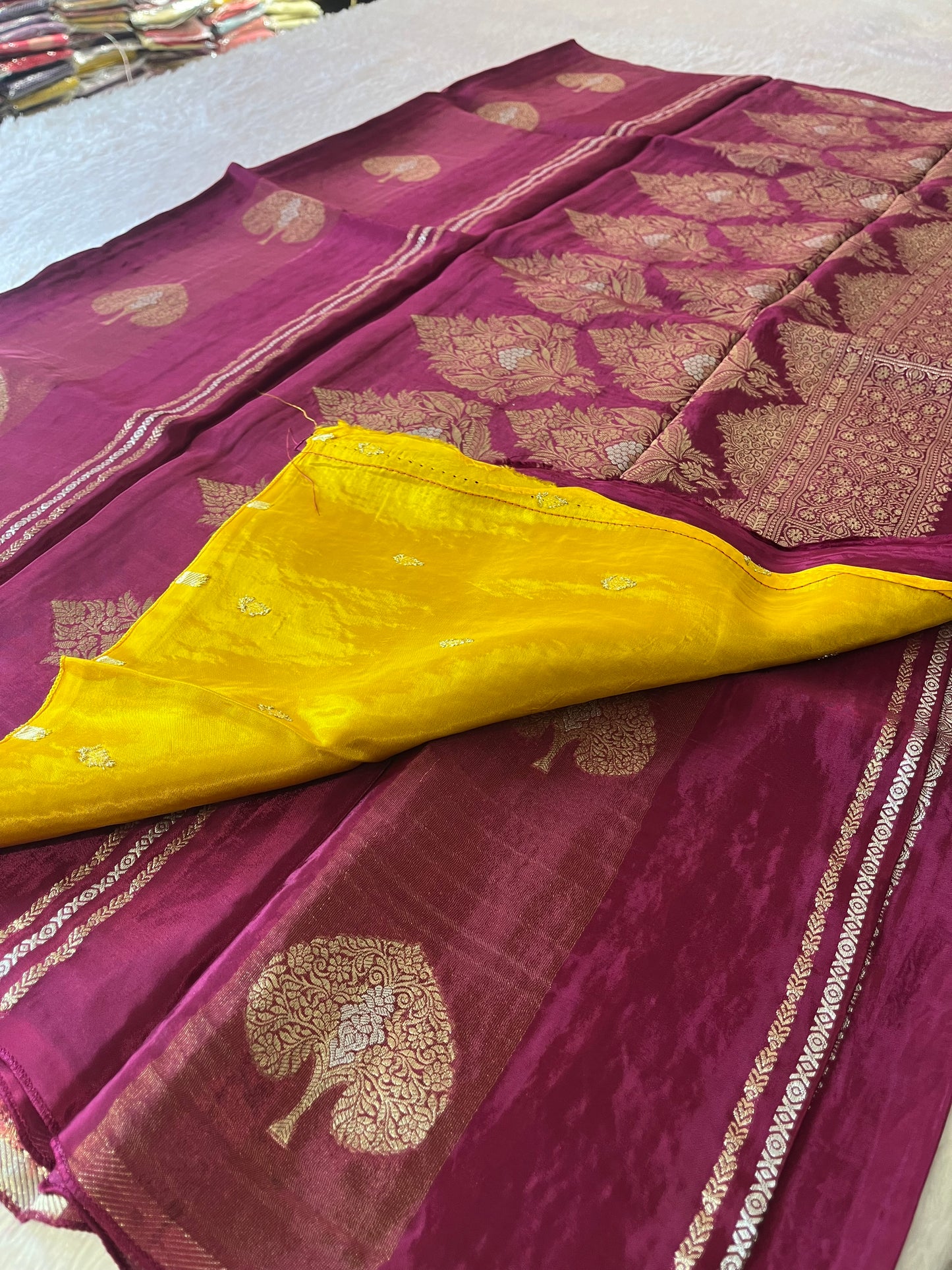 Fancy Chinnon Borderless