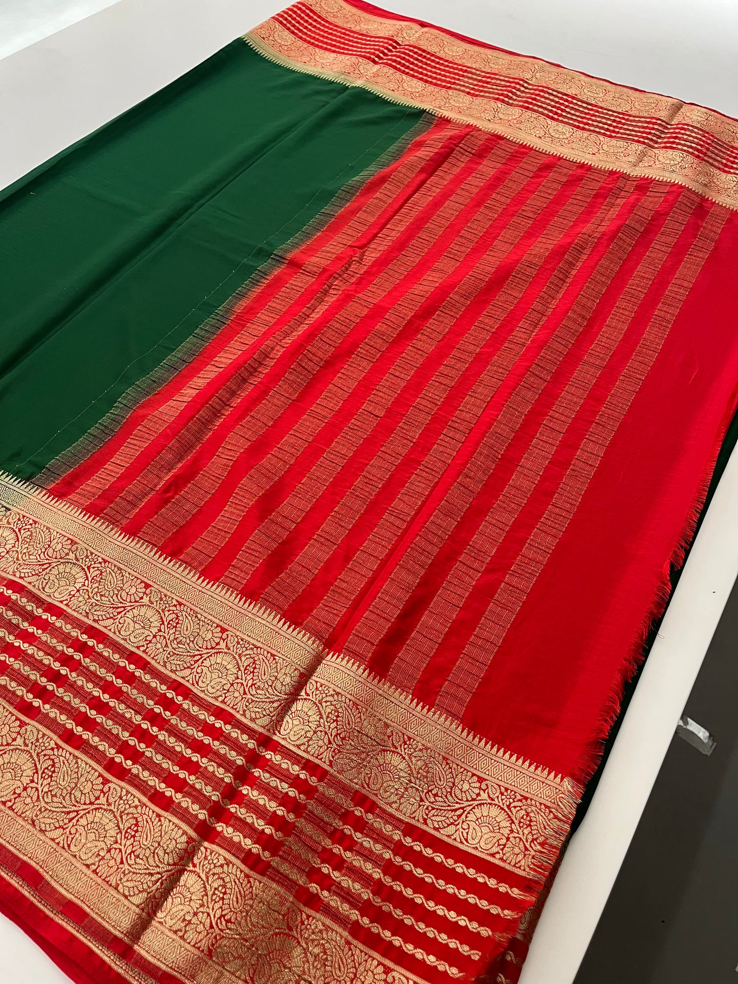 310 semi crape silk kaddi pallu