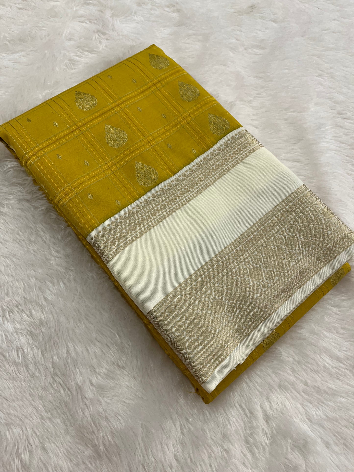 Kanchi  Semi Silk F4