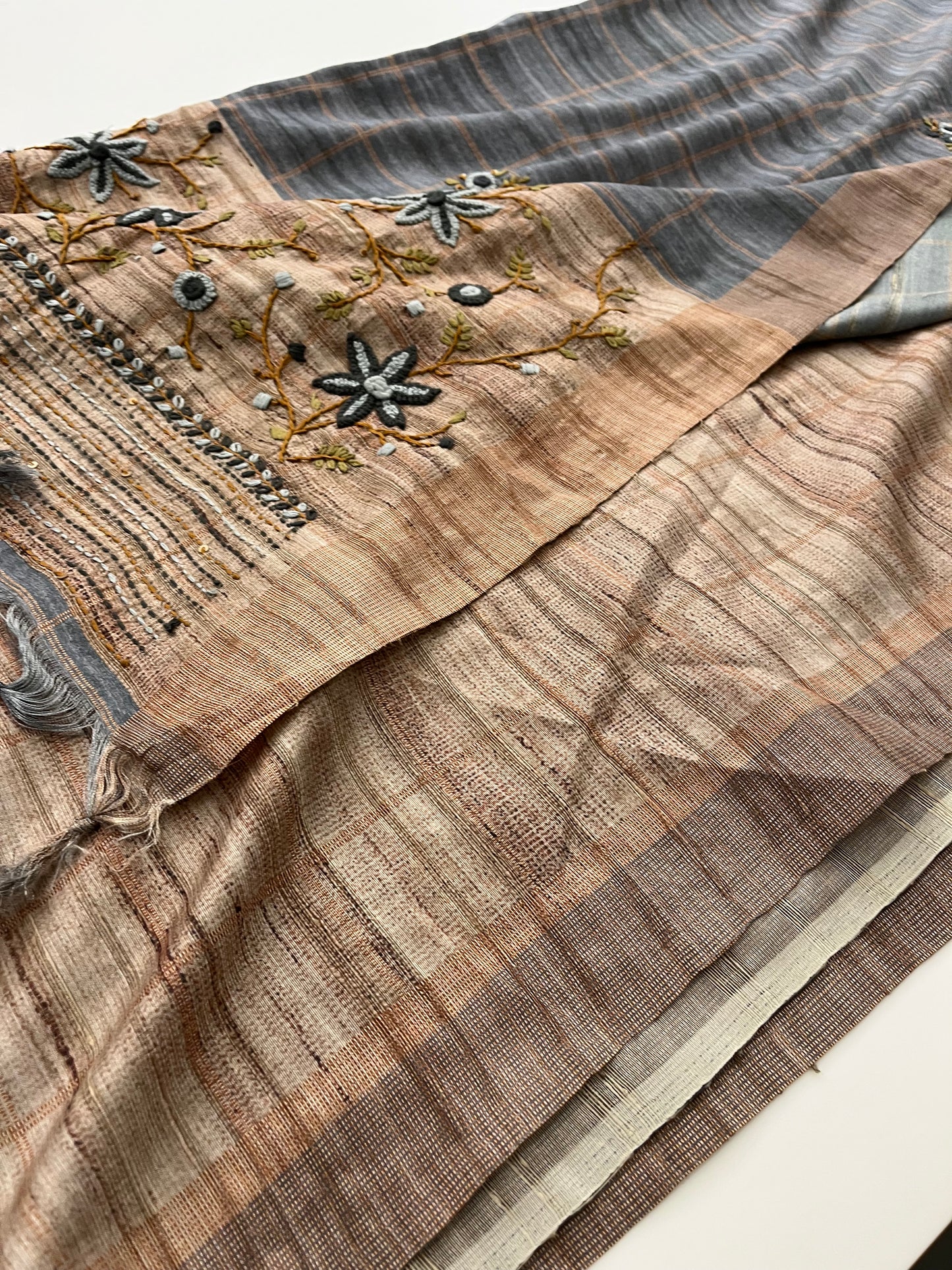 Linen Embroidery Fancy