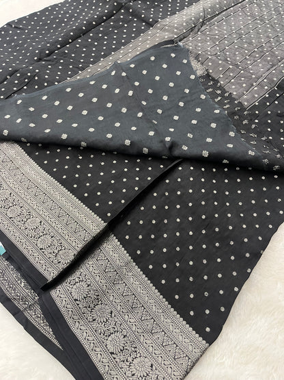 M7 Silver Dots kaddi fancy