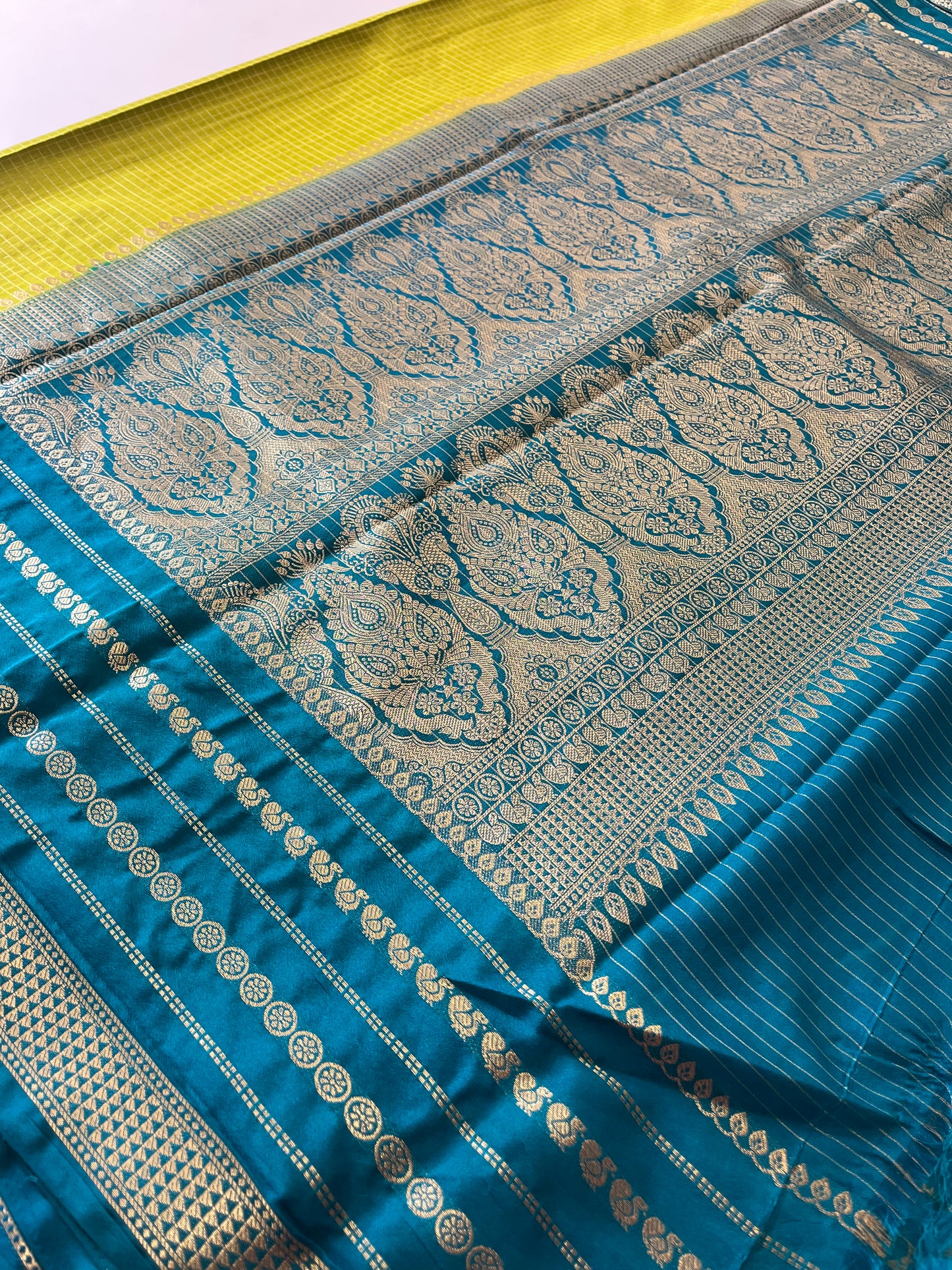 Crape Banarasi Checks Contrast