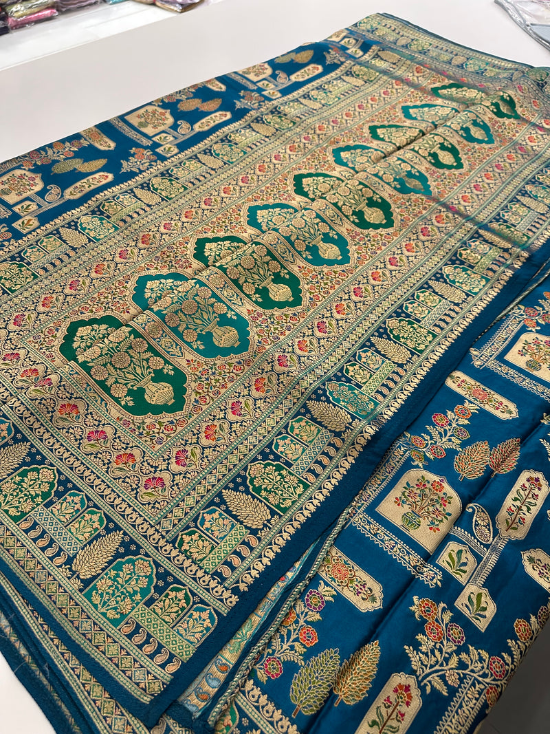 Pashmina Silk Saree is Weaving Design comes in beautiful peacock Color 🌹
-AU3