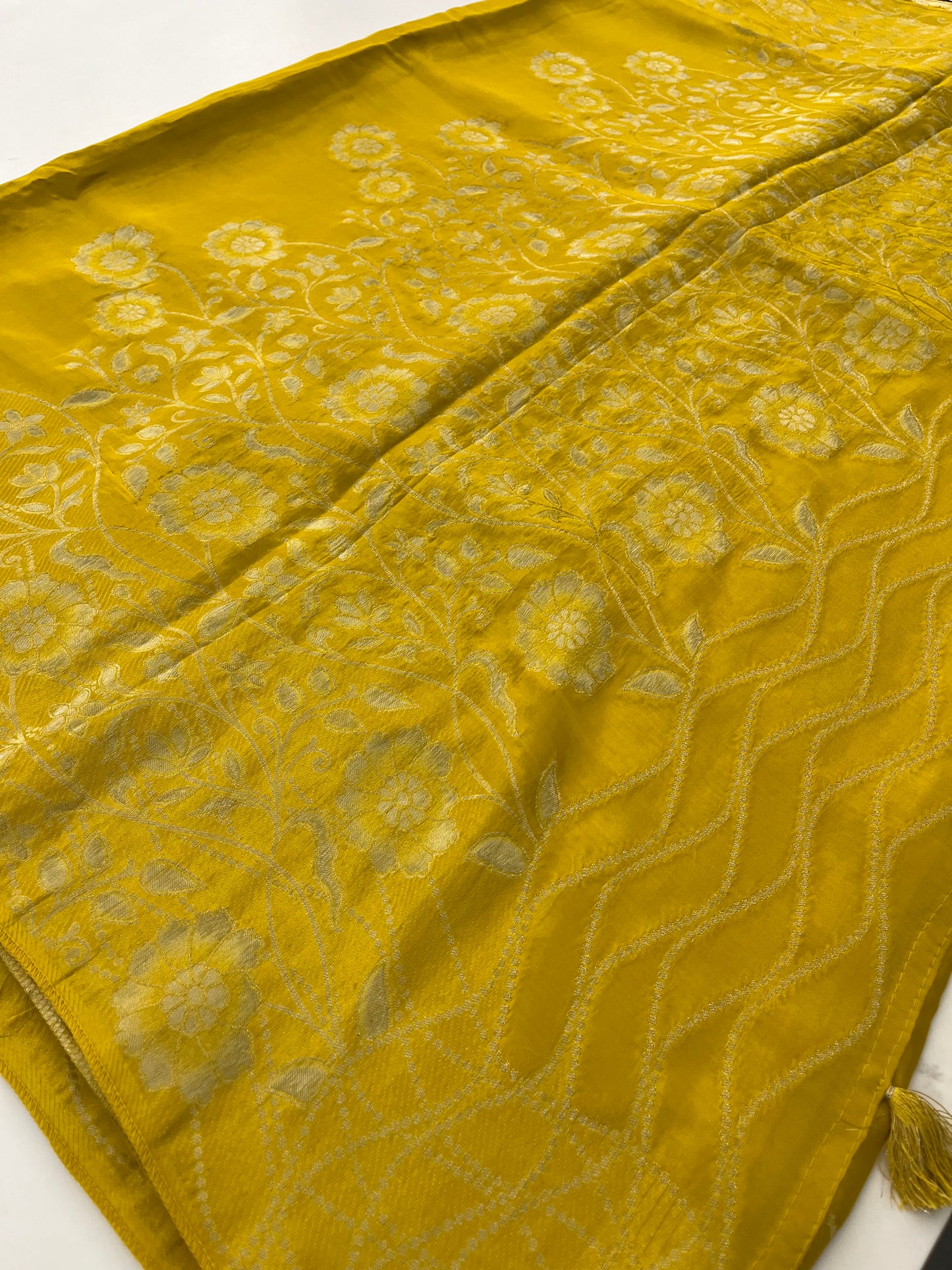 Chinnon Silk Premium Lily Green x Red-1121