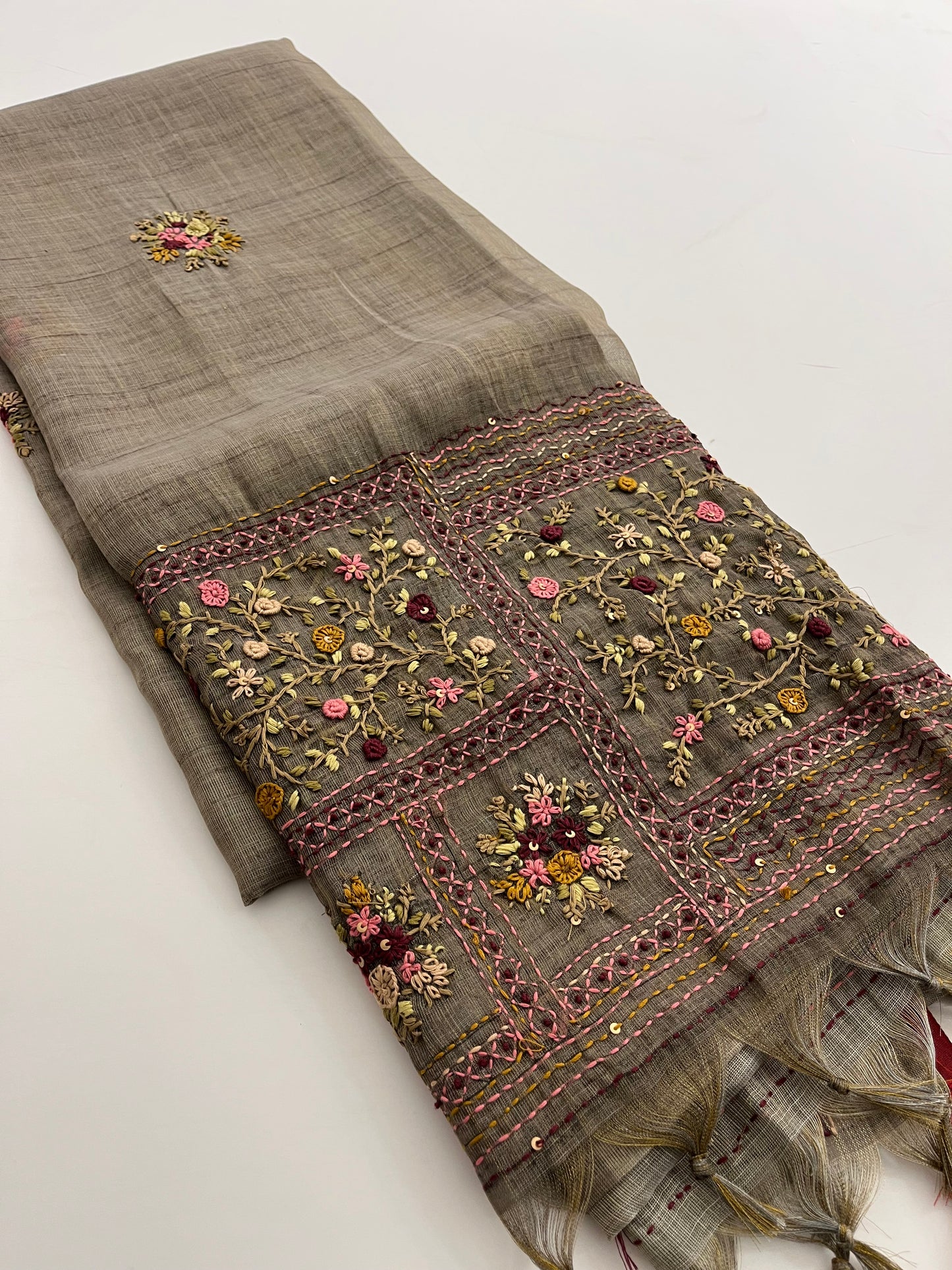 Linen Embroidery Fancy