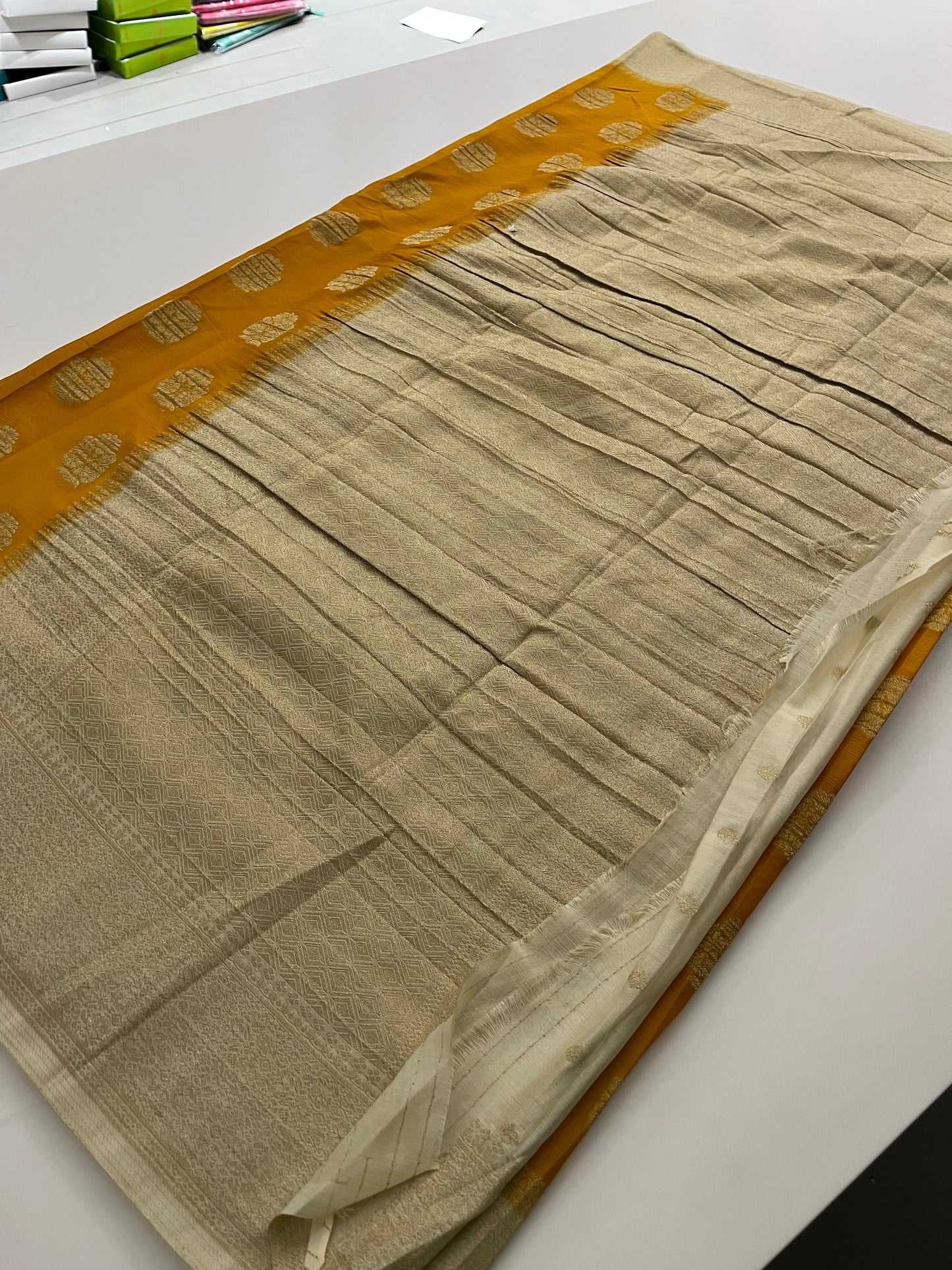 912 ✨ ✨ MUSTARD X IVORY CHINNON FANCY SAREE✨✨