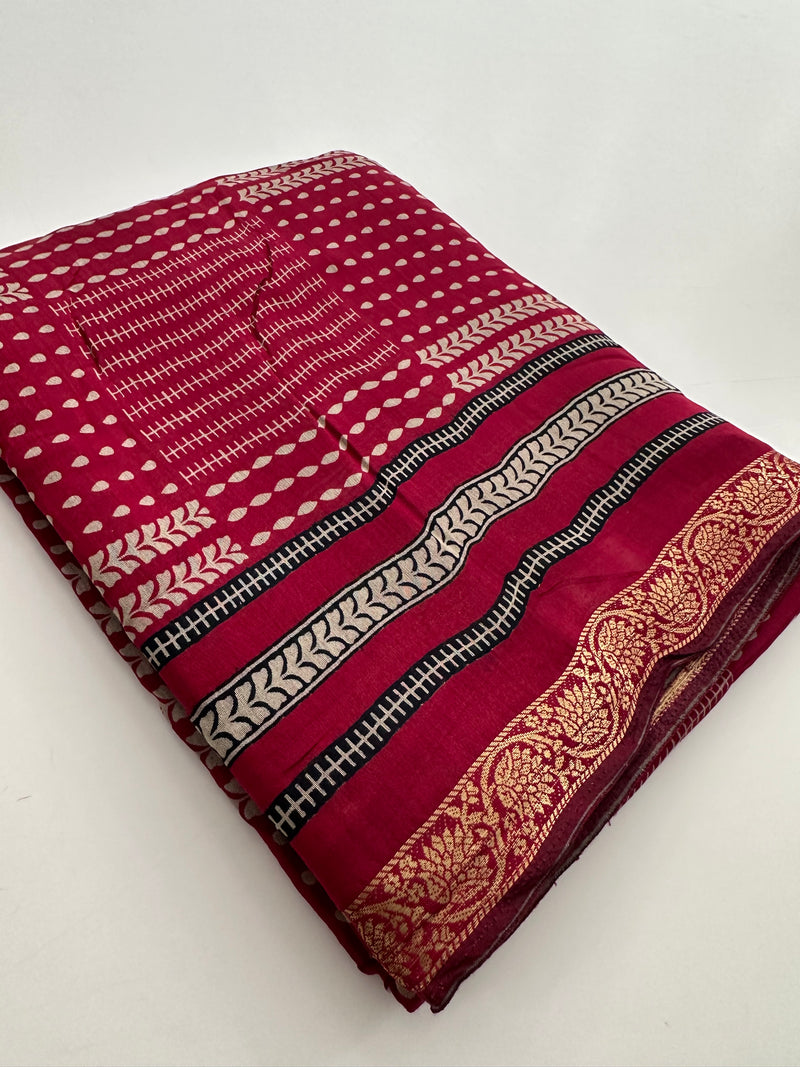 Soft Lightweight Printed Cotton Saree - Maroon Abstract Print - AU27