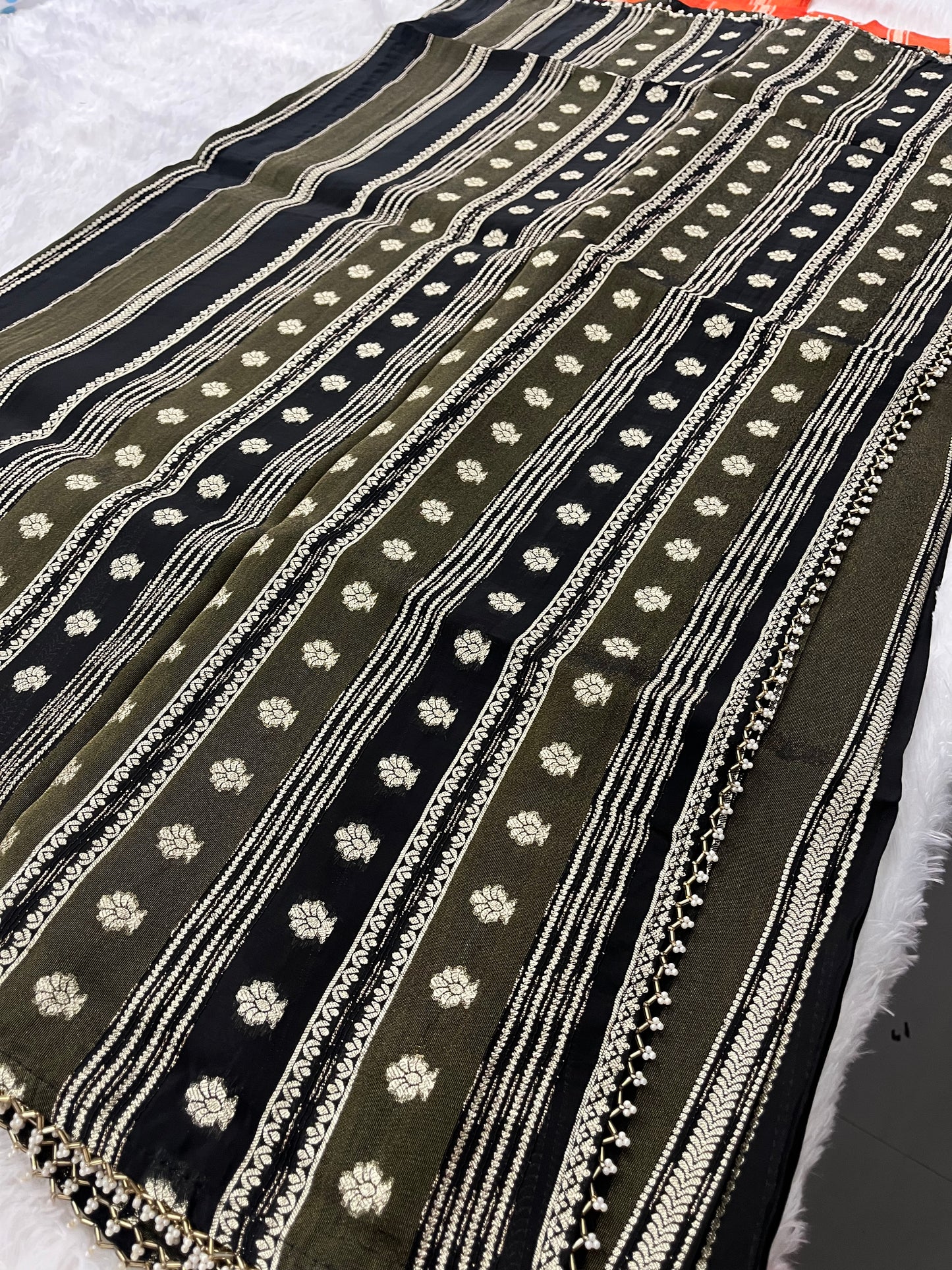 Cut Dana Designer Chinnon Fancy- F16