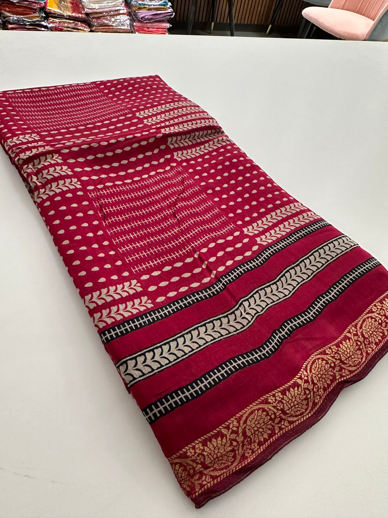 Soft Lightweight Printed Cotton Saree - Maroon Abstract Print - AU27