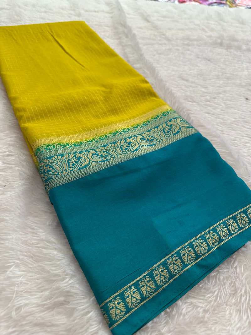 Crepe Silk Sarees in Gold weaving and Big Bentex Border,, comes in checkered pattern and contrast blouse piece 🌹