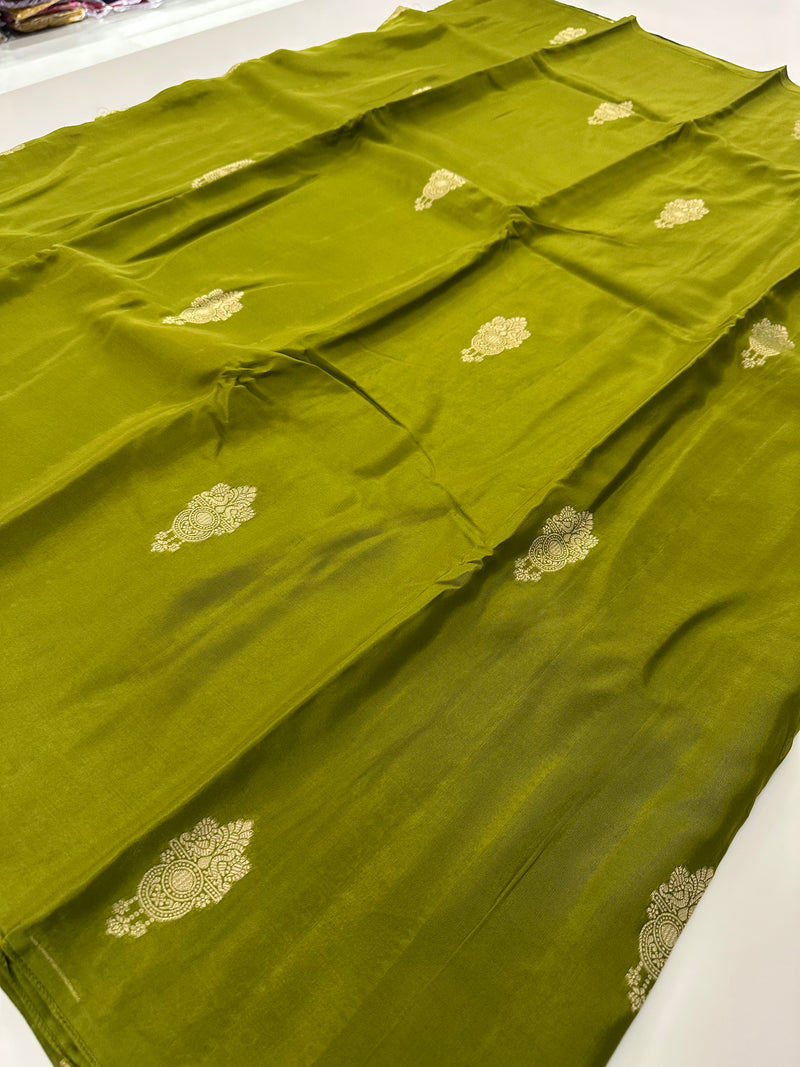 Viscose Banarsi Borderless,, all over buttas,, comes with contrast blouse piece,🌹-AU9
