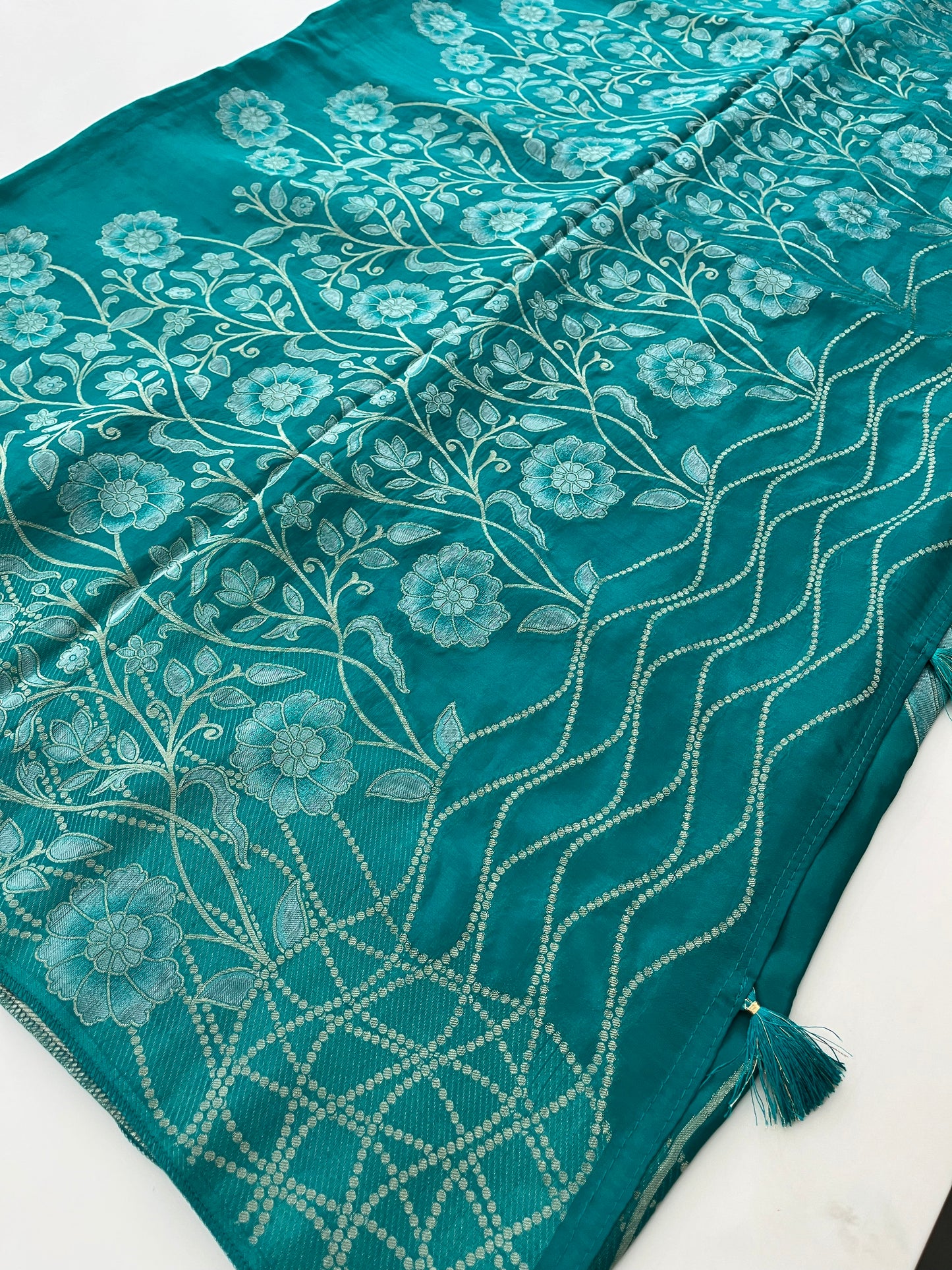 Chinnon Silk Premium Lily Green x Red-1121