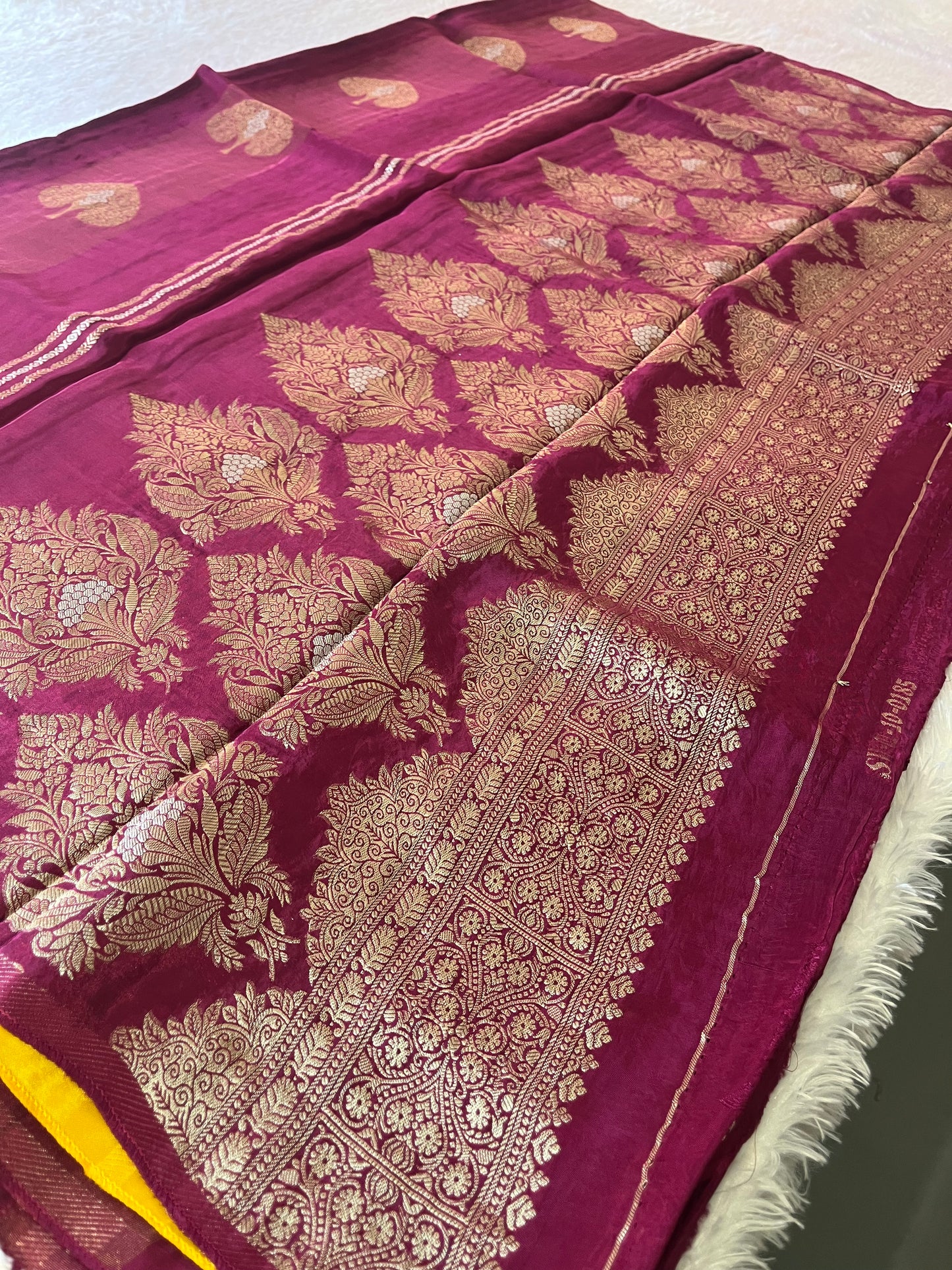 Fancy Chinnon Borderless