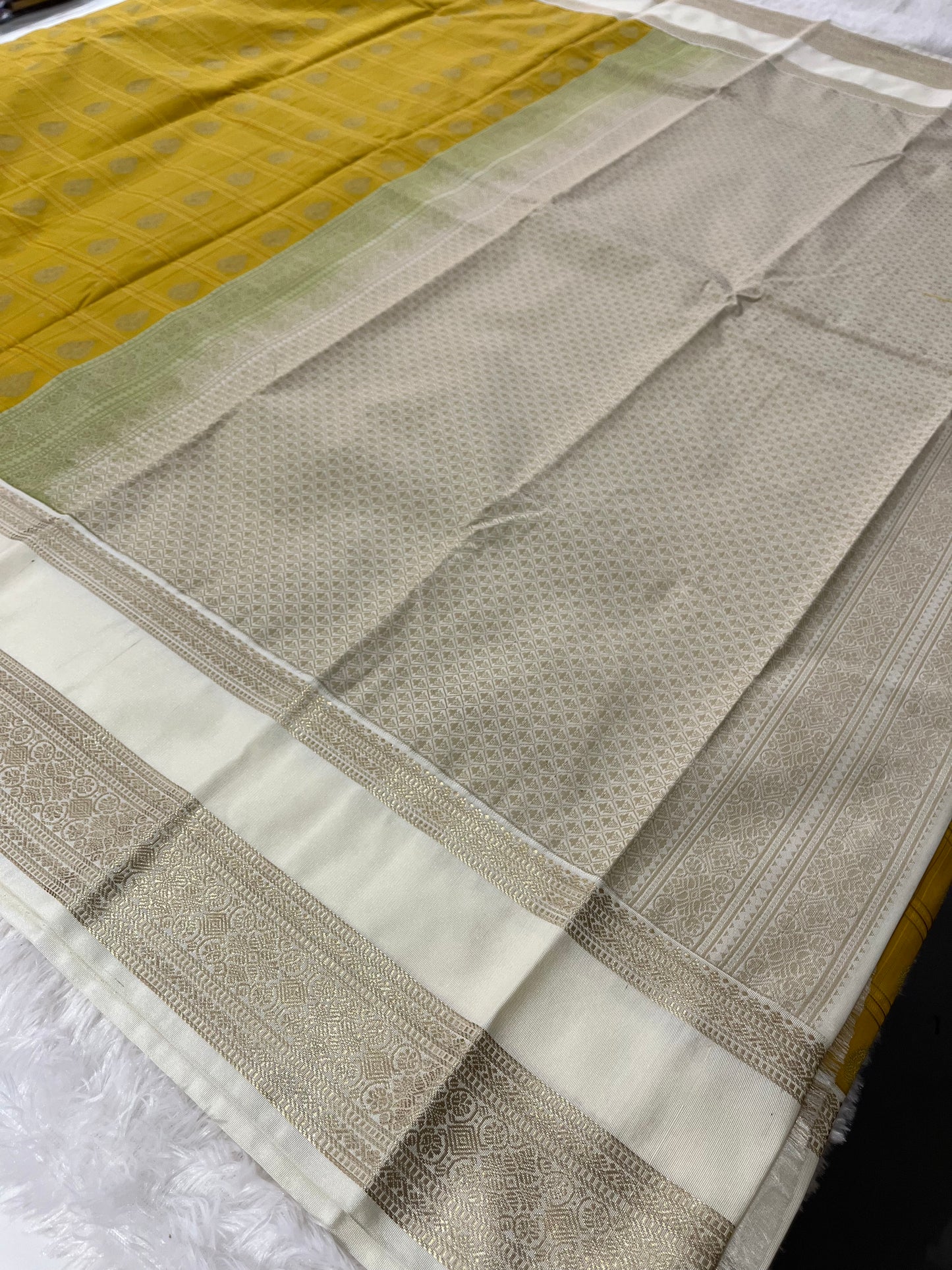 Kanchi  Semi Silk F4