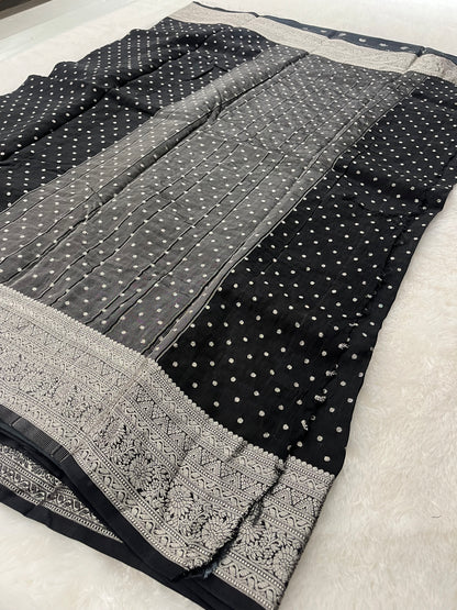 M7 Silver Dots kaddi fancy