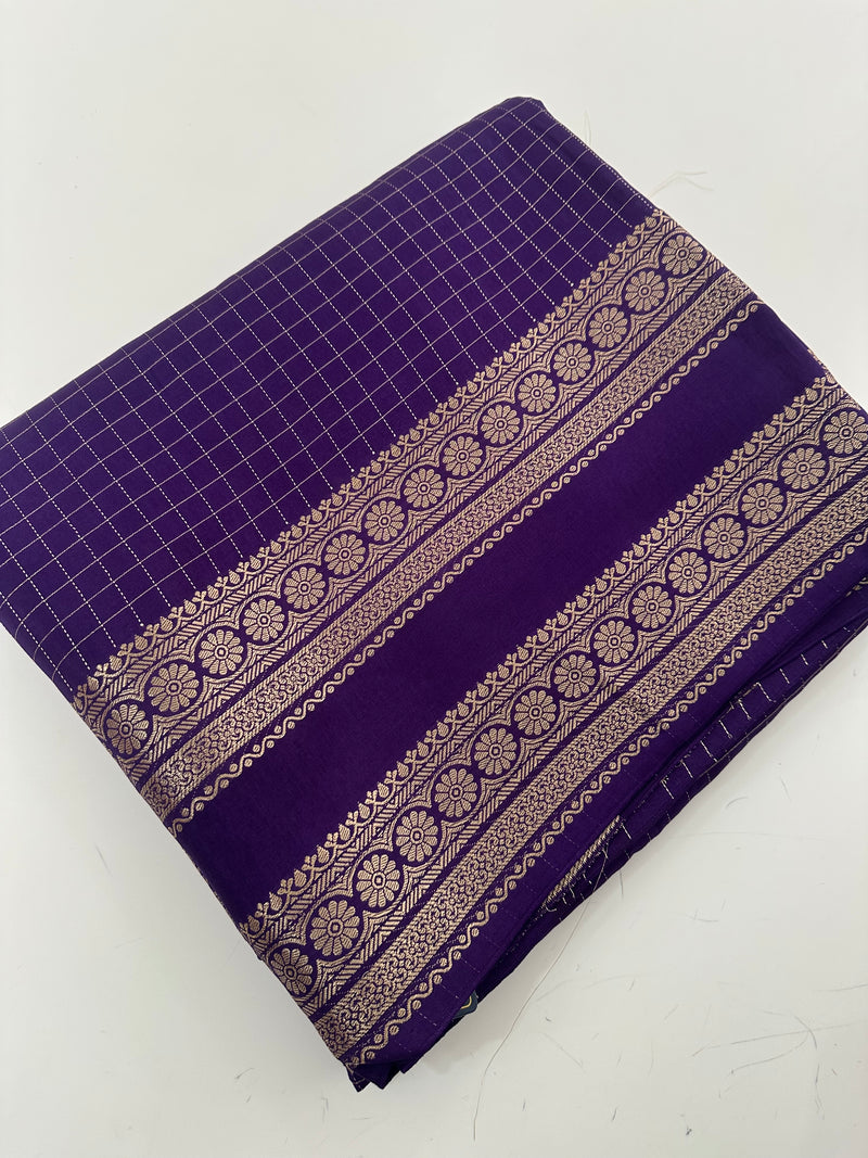 Banarasi crêpe sarees with contrast blouse piece🌹 comes in rich border and small Checks -AU6