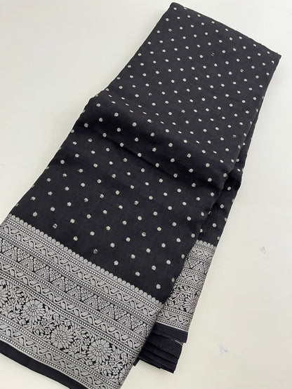 Ju9 Banarasi Crepe Silver