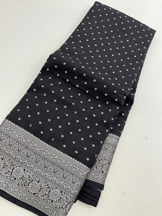 Ju9 Banarasi Crepe Silver