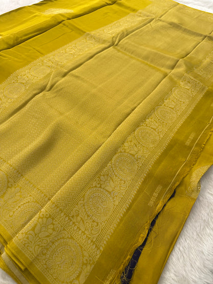 Designer Chinnon Crape-M28