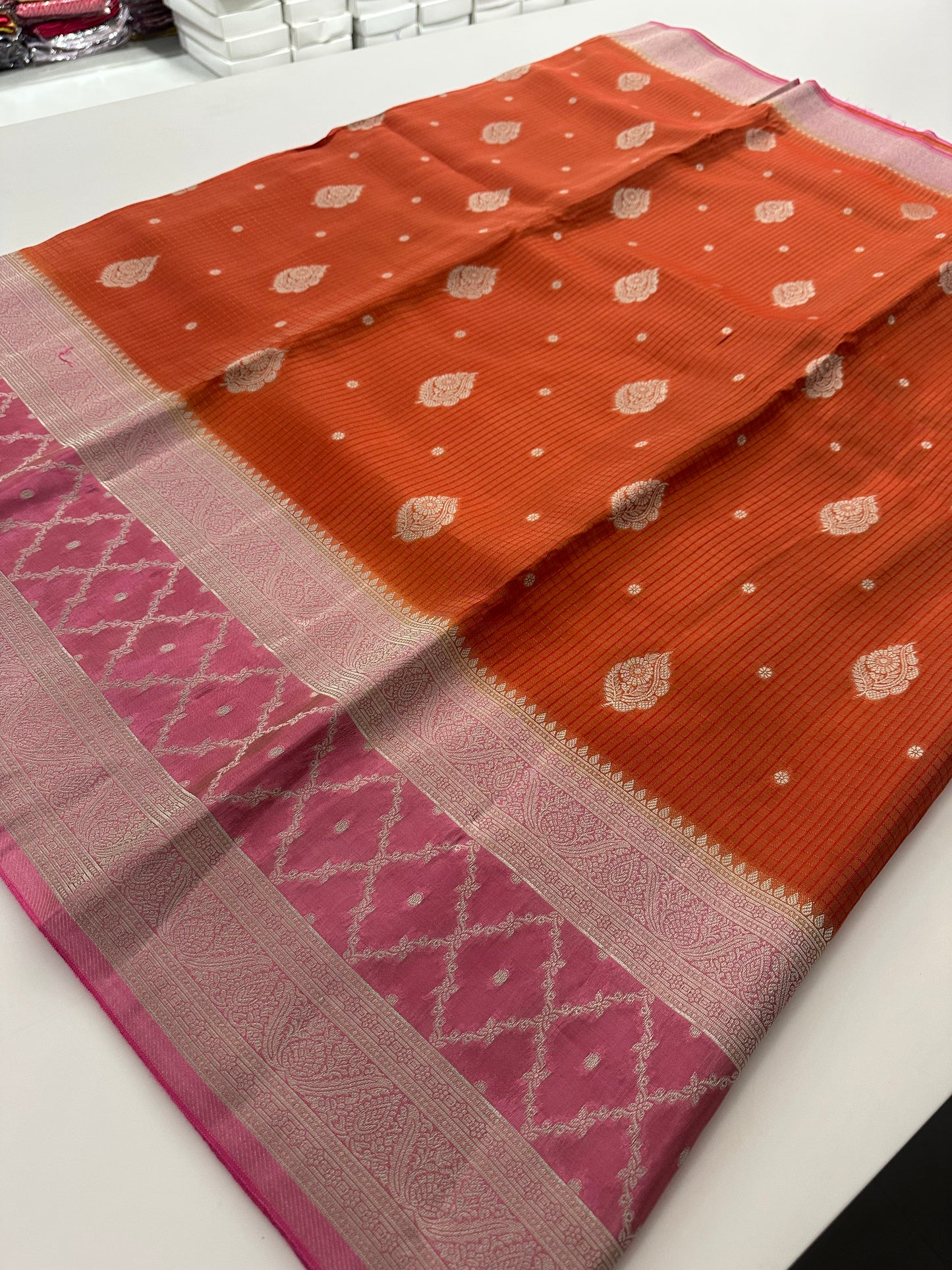 Traditional South Indian Style Crafred Pure Viscose Saree Distinguished by intricate weaving🌹 -JU15