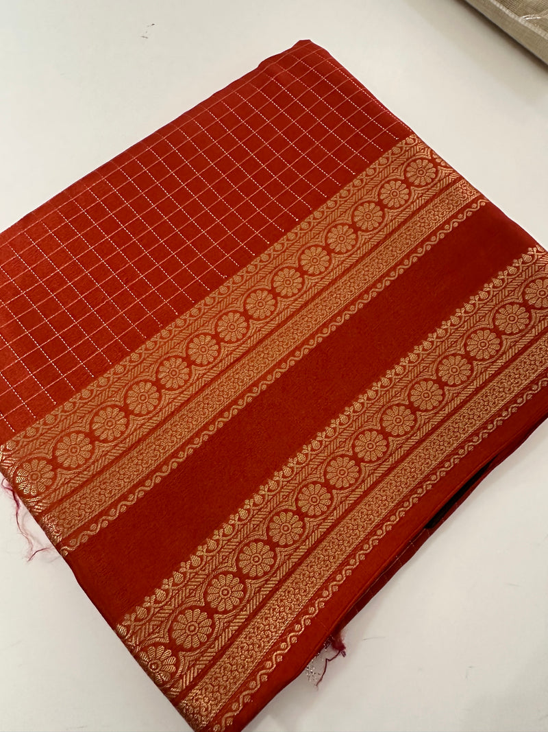 Banarasi crêpe sarees with contrast blouse piece🌹 comes in rich border and small Checks -AU6