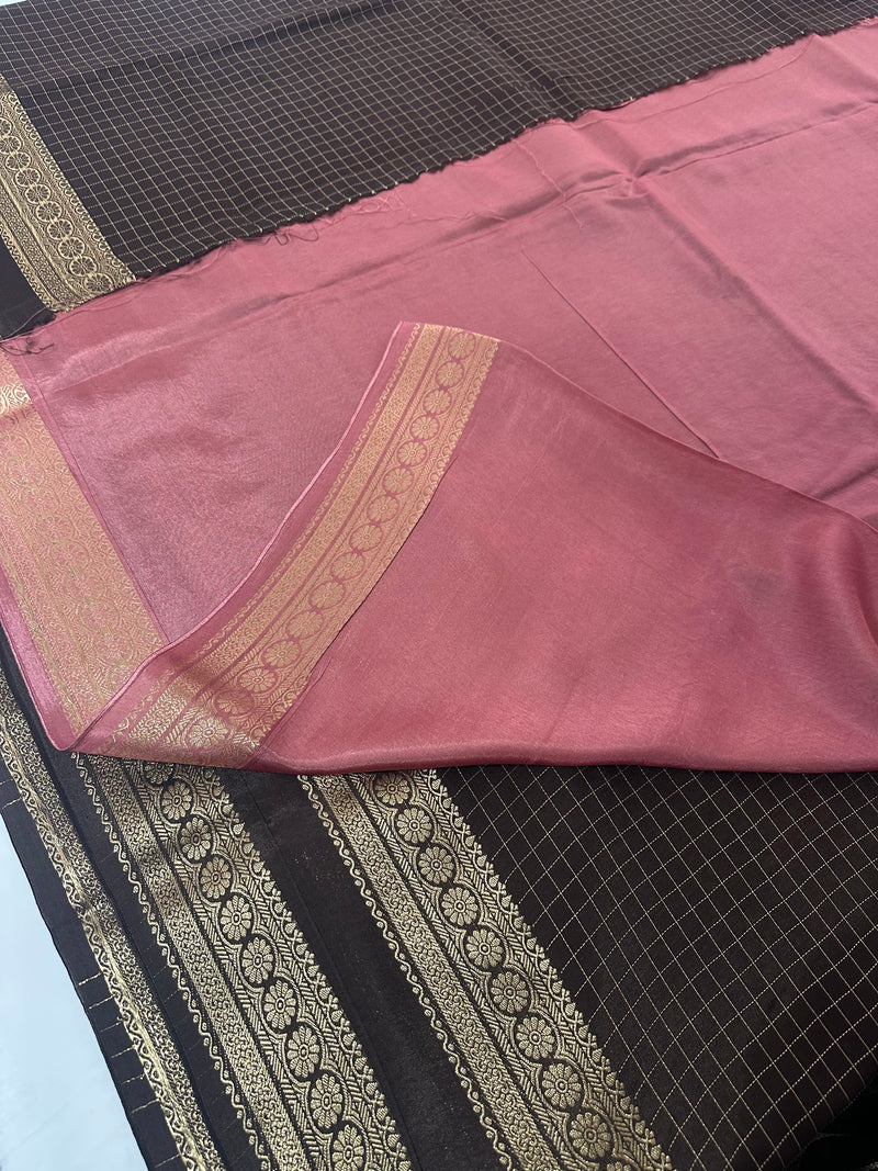 Banarasi crêpe sarees with contrast blouse piece🌹 comes in rich border and small Checks -AU6