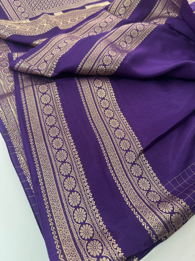 Banarasi crêpe sarees with contrast blouse piece🌹 comes in rich border and small Checks -AU6