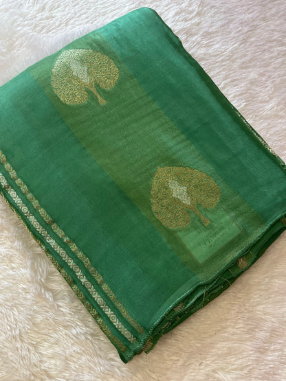 Fancy Chinnon Borderless