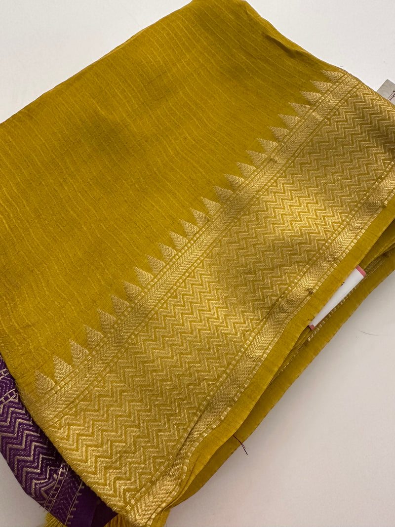 Designer Soft Tussar Silk Fabric saree with small temple design border,, comes with contrast blouse piece with border..🌹-AU1