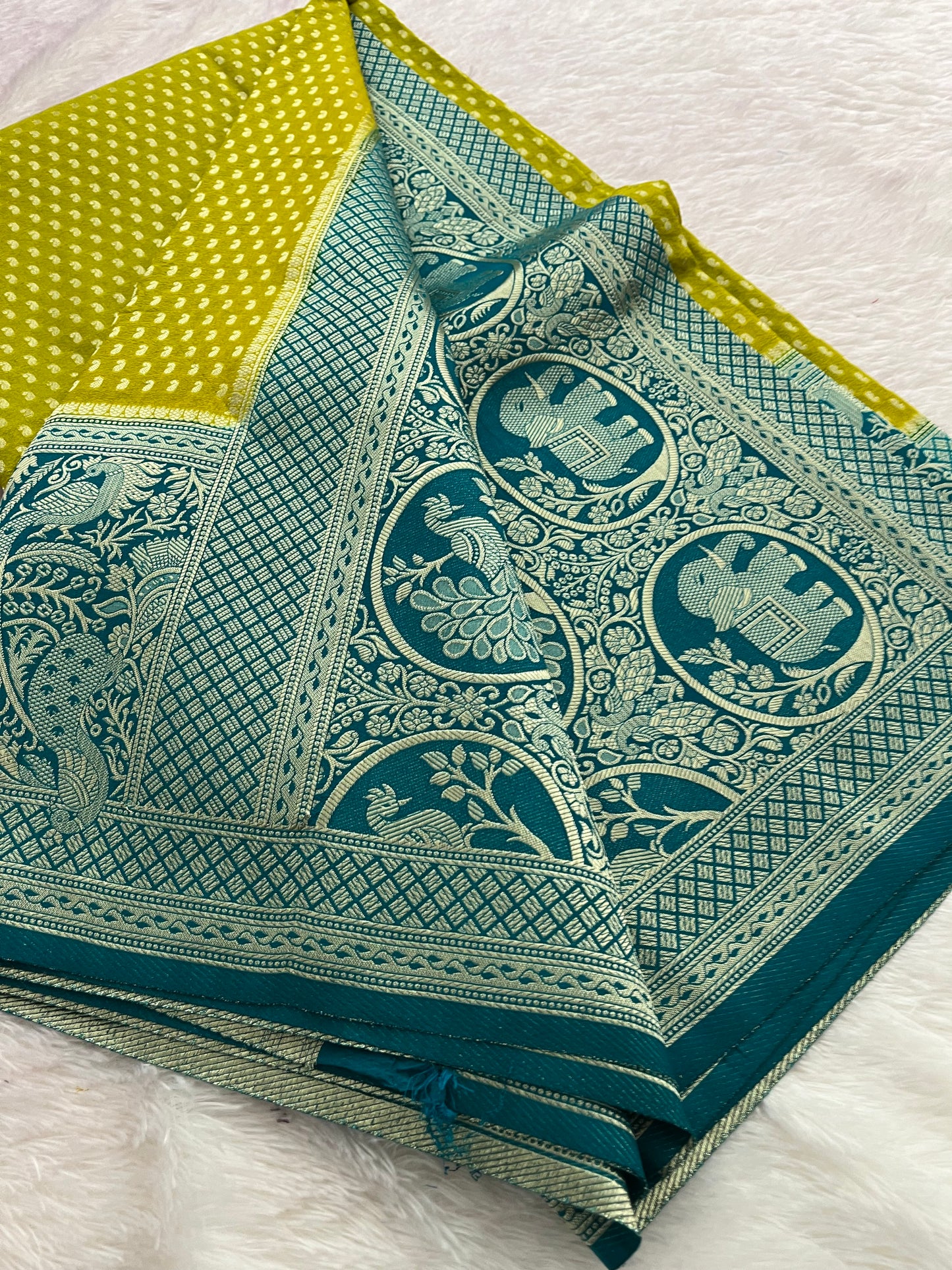 Kaddi Banarsi Small Butties Fancy