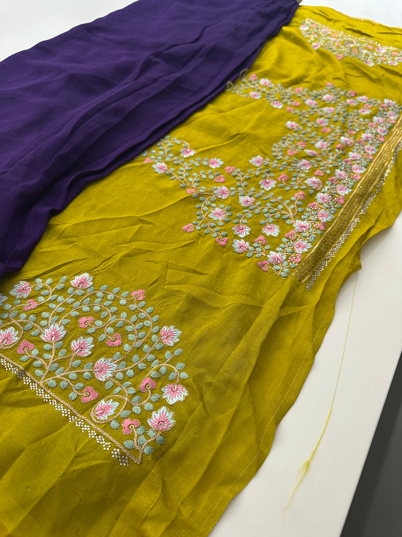 🌹Light Weight Soft Premium Georgette Chiffon Sarees With Contrast Work Blouse Looks Beautiful When Draped🌹
-JU18