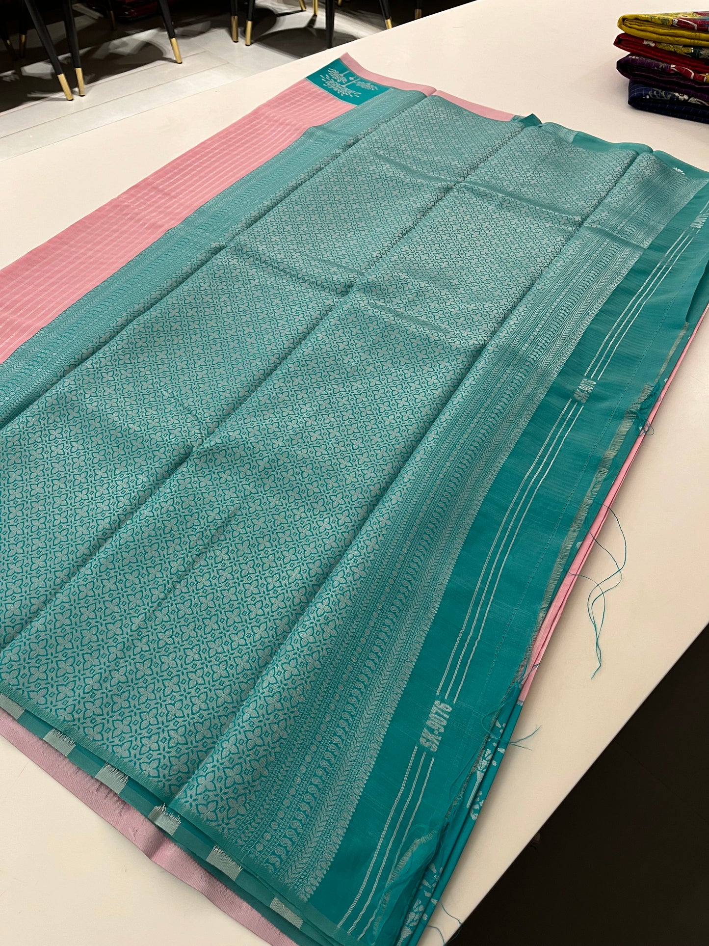 219 Semi silk Valkalam silk