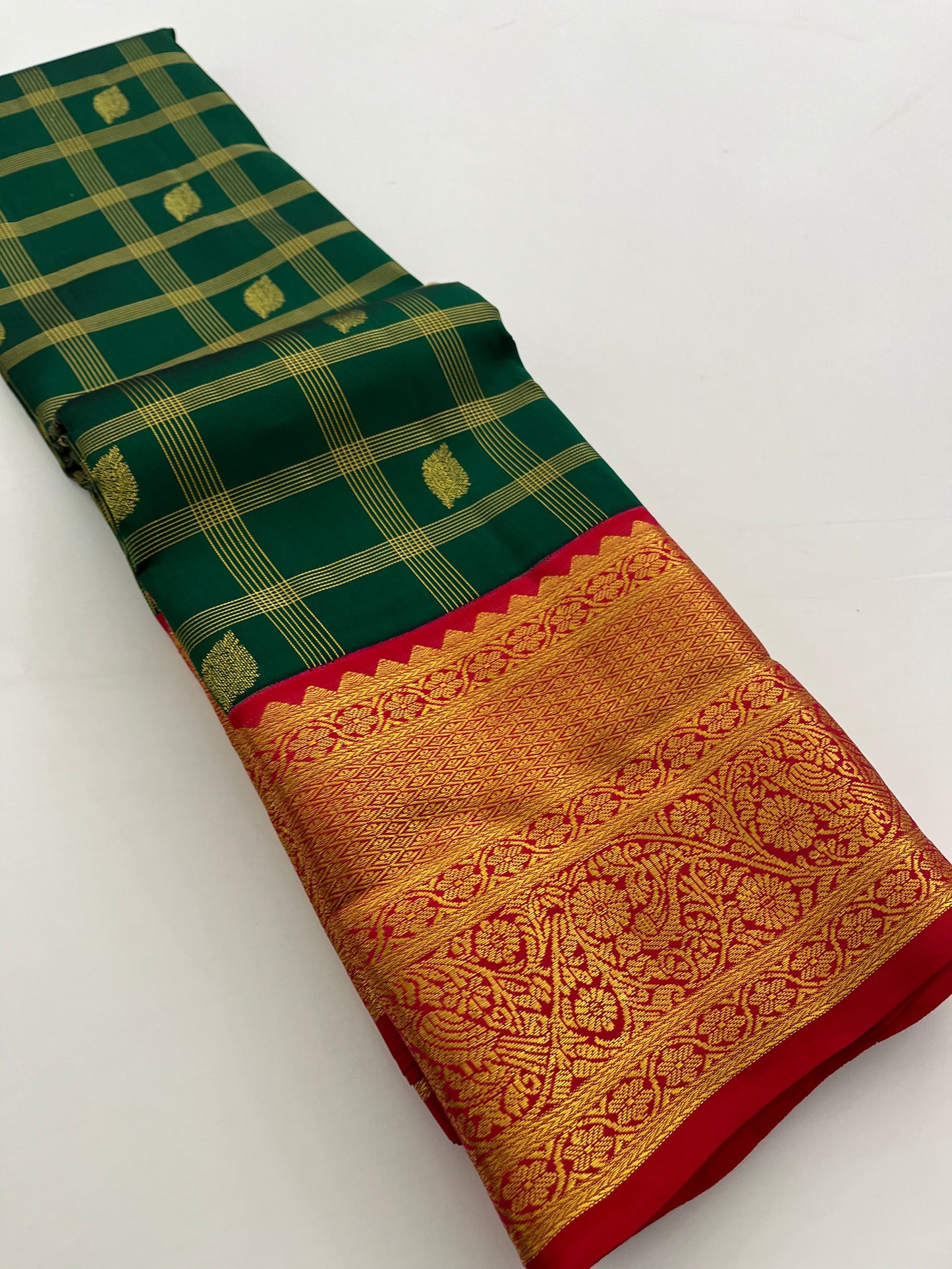 Pure Kanchipuram silk saree with silk mark certified