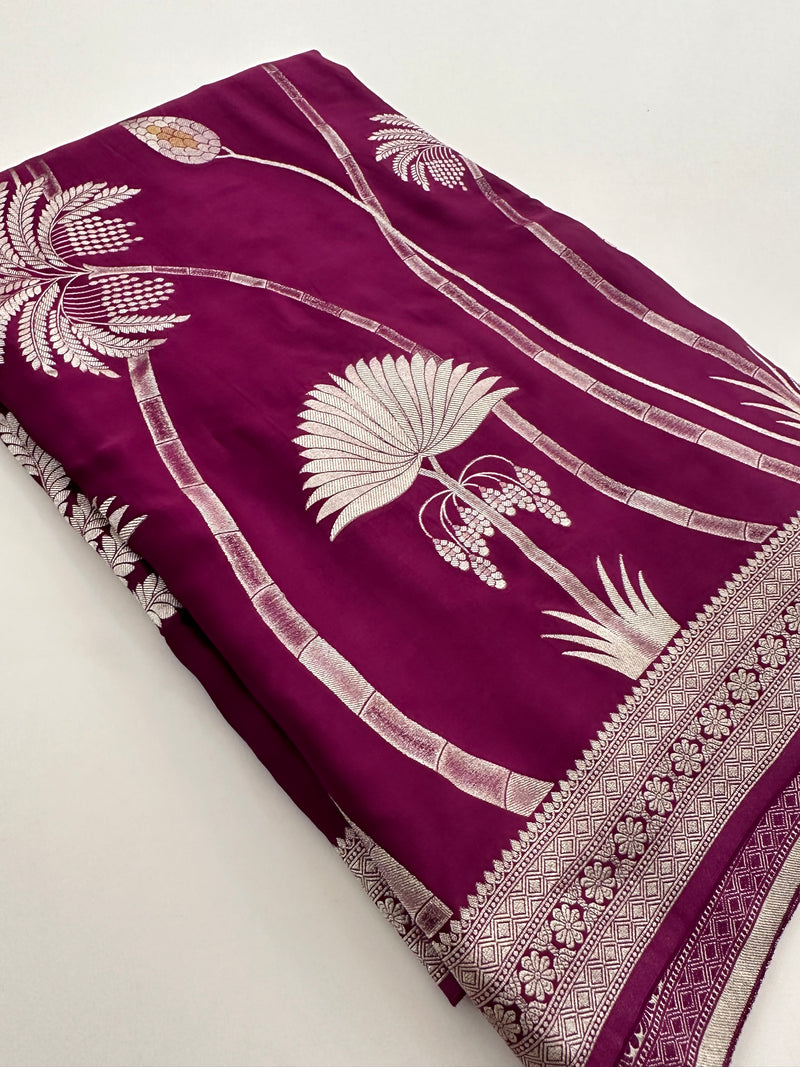 Pure Banarsi Crepe Silk Saree,, silver and gold weaving all over 🌹-AU15