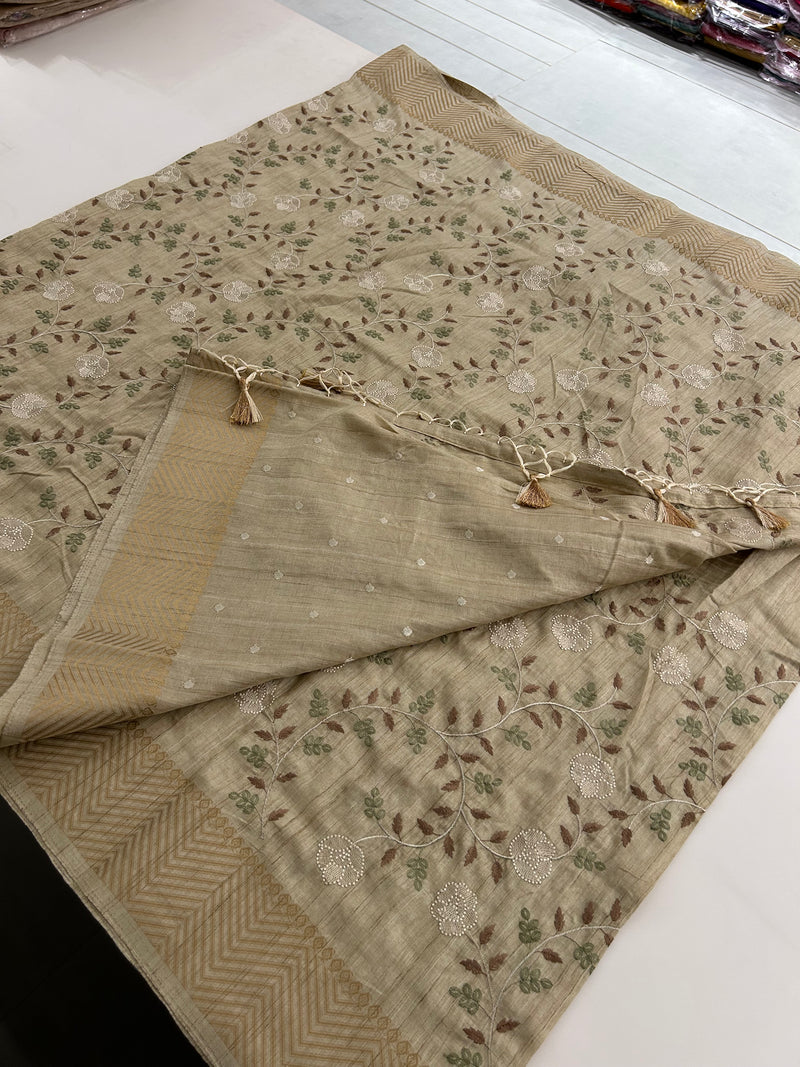 🌹Tussar Silk Sarees in Full Embroidery Work With Self Pattern Blouse 🌹
JU23