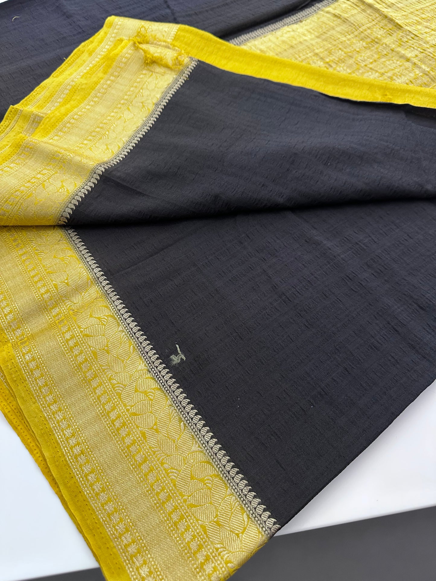 210- Crush Georgette Black X Yellow