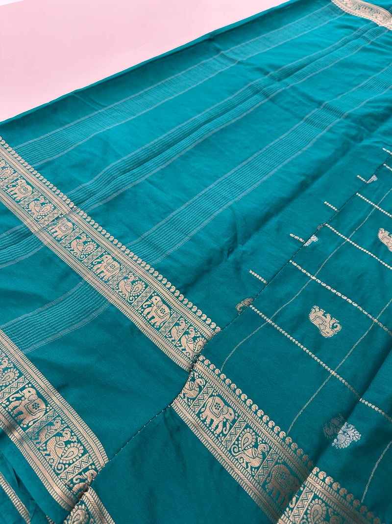 Premium Semi Mysore Silk sarees with silver and gold weavings and contrast blouse piece🌹-AU9