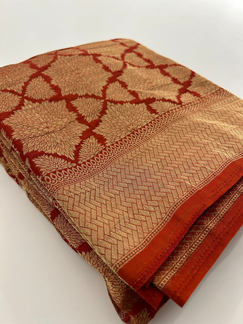 Rich Fancy Georgette Viscose Saree in Pastels and a Dark Shade♥️
Comes with Brocade buttas and butti self blouse ♥️ JU21