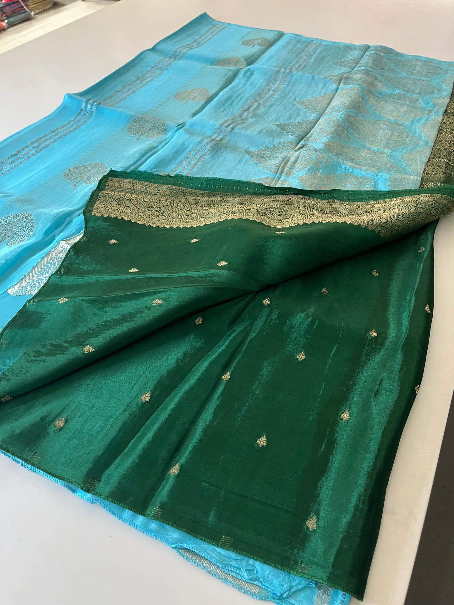 Fancy Chinnon Borderless