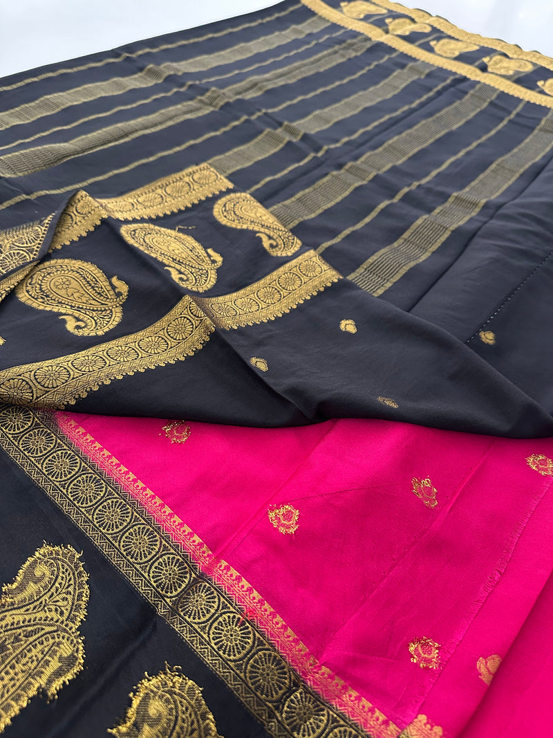 Vintage Semi Crepe Silk Saree with contrast butti blouse and mango border-Au15