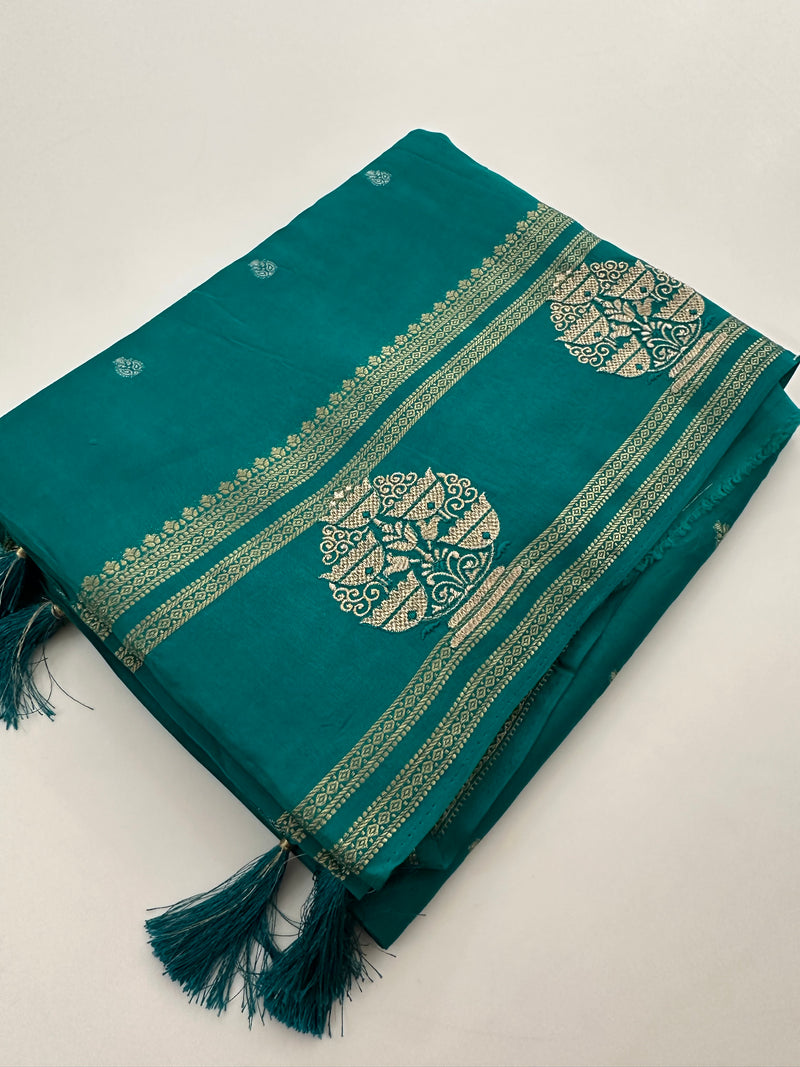 Varmahalaxmi Collections in Kanchi Pattu 🌹
-AU15