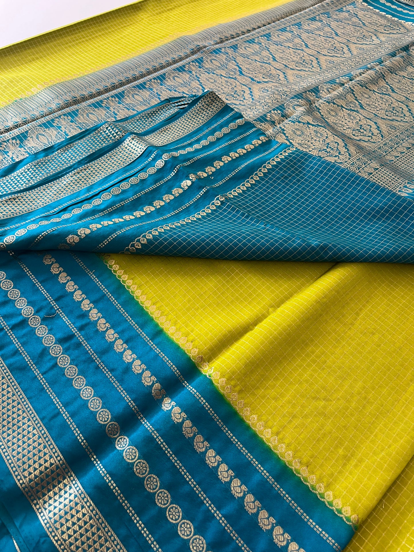 Crape Banarasi Checks Contrast