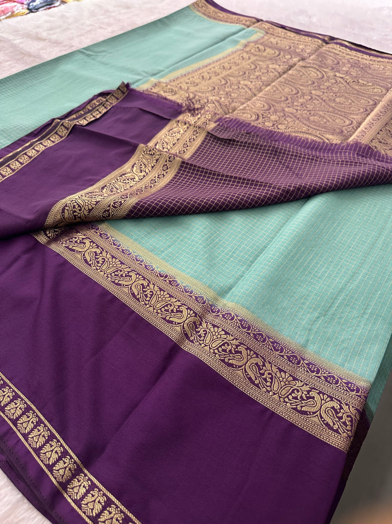 Crepe Silk Sarees in Gold weaving and Big Bentex Border,, comes in checkered pattern and contrast blouse piece 🌹