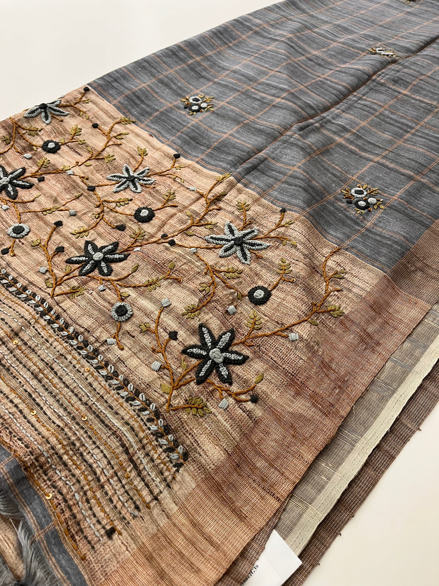 Linen Embroidery Fancy