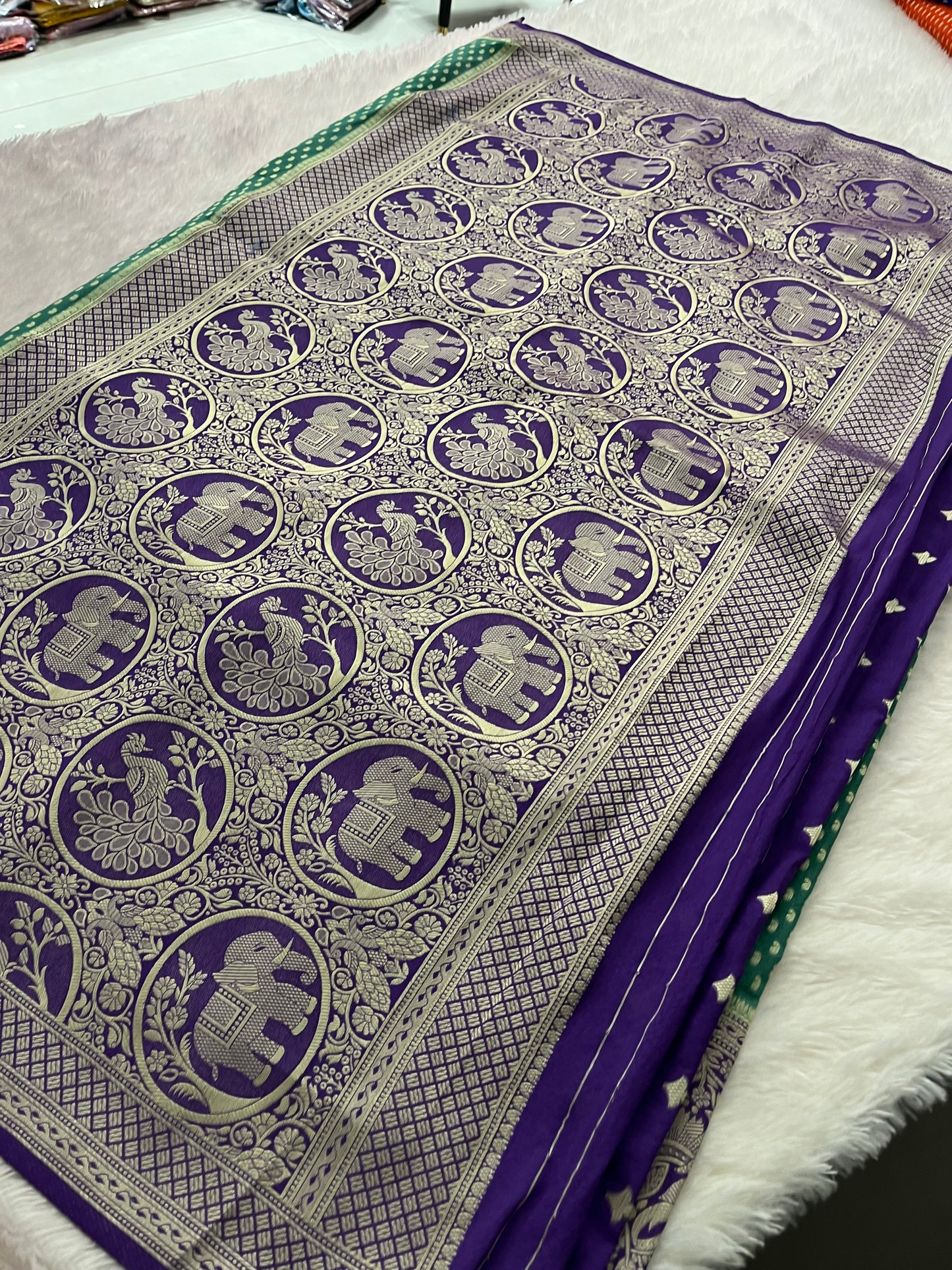 Kaddi Banarsi Small Butties Fancy