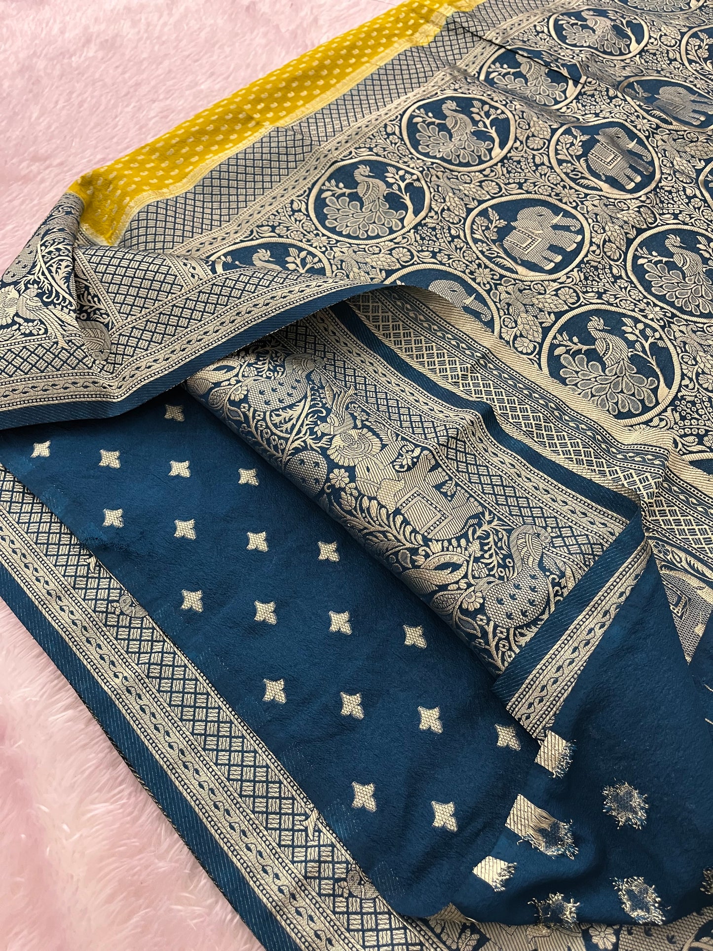 Kaddi Banarsi Small Butties Fancy