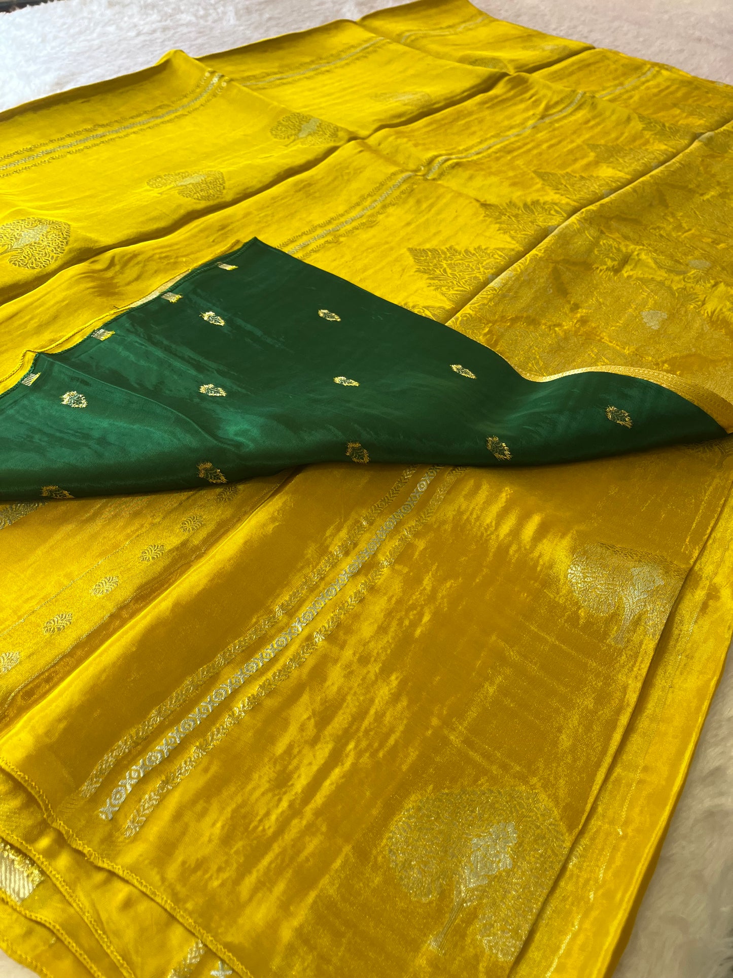 Fancy Chinnon Borderless