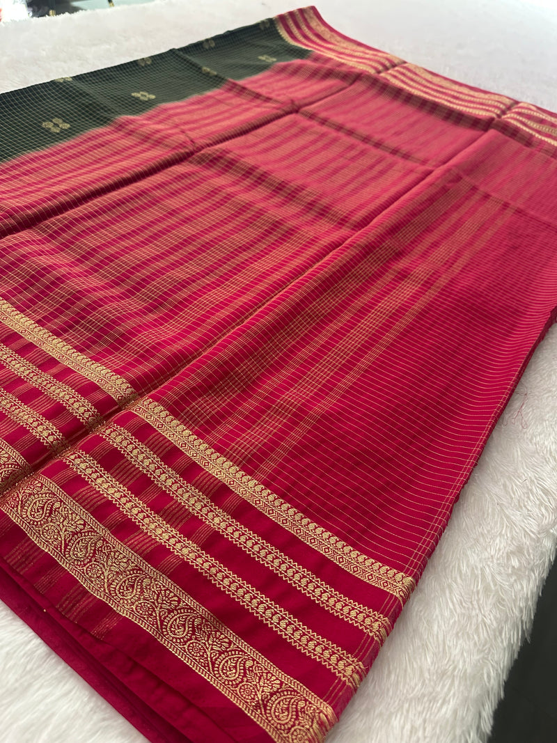 Semi Crepe Checks Saree - Green x Pink AU25